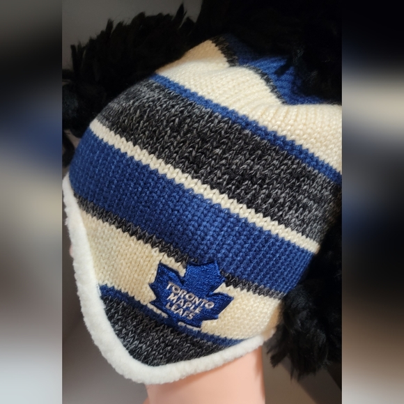 BNWOT Toronto Maple Leafs Reebok Mohawk Toque - Picture 3 of 5
